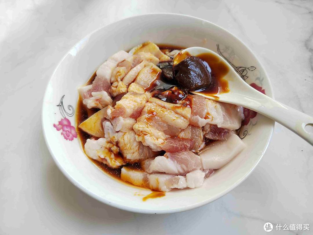 这两样“真搭”，不煎不炸，裹上料蒸一蒸，软烂入味不油腻，真香