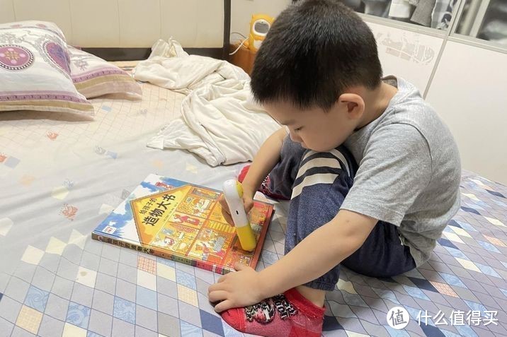 一岁的宝宝用什么点读笔？这款小鸡球球点读笔真香，可用到学龄前，配合点读书效果好