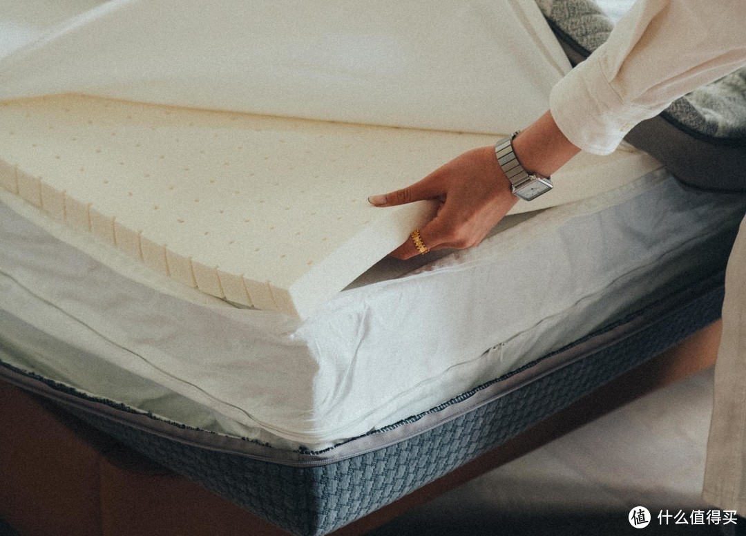 超舒适的防螨床垫，软硬两面都能用，8H黑金刚超大口径弹簧床垫体验