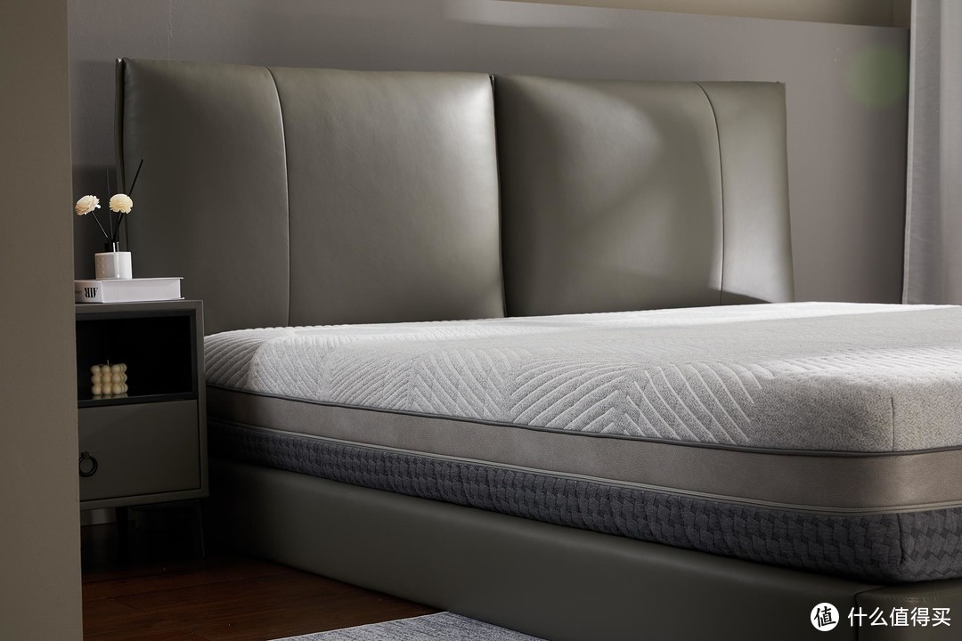 超舒适的防螨床垫，软硬两面都能用，8H黑金刚超大口径弹簧床垫体验