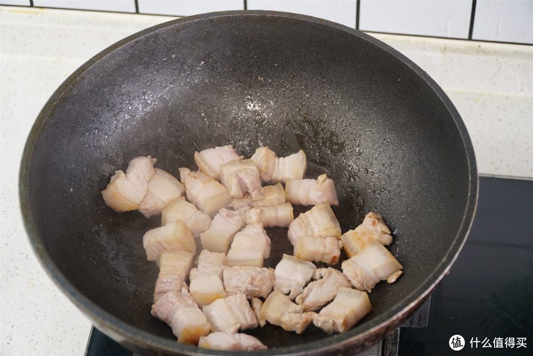 东北大哥教的猪肉炖粉条，还真不一样，热腾腾炖一锅，天冷吃真香