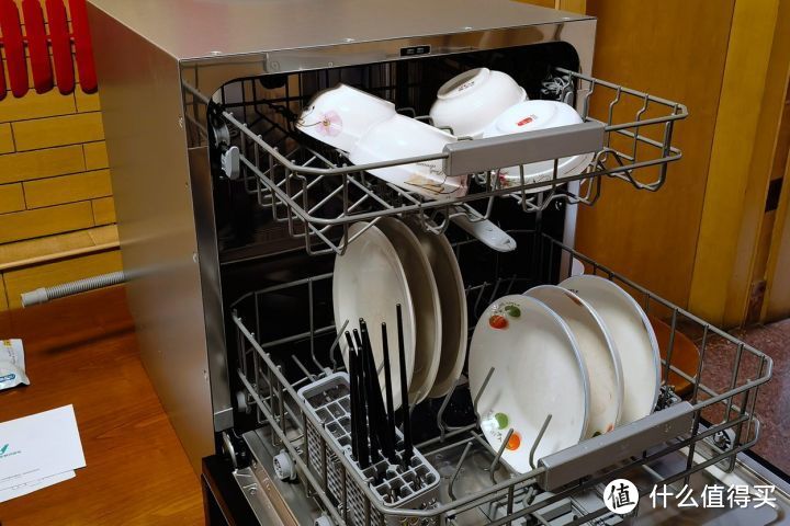 云米AI洗碗机lron A1：AI消毒除菌，开启“碗”美生活