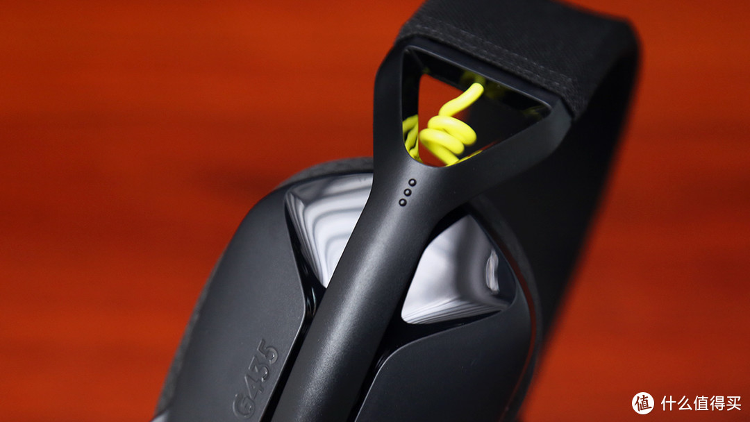 罗技 G435轻量化无线游戏耳机评测：轻到极致