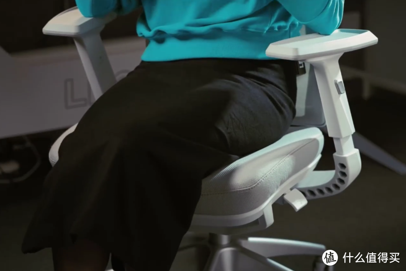 拯救者电竞座椅C7 发布，十年质保、更优秀人体工学
