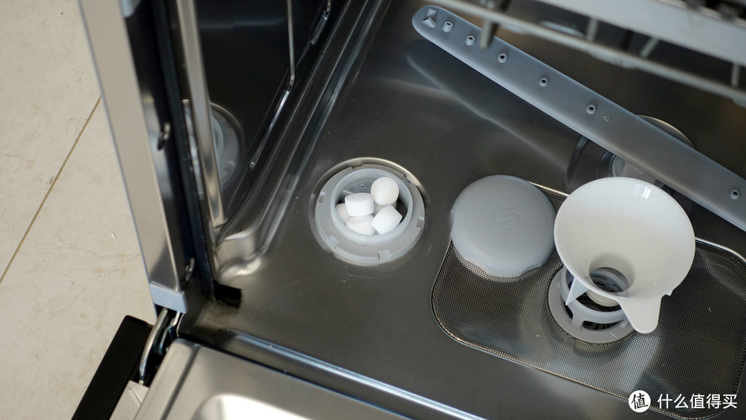 云米AI洗碗机IronA1（AI消毒除菌版）体验：性价比极高，去污能力不减