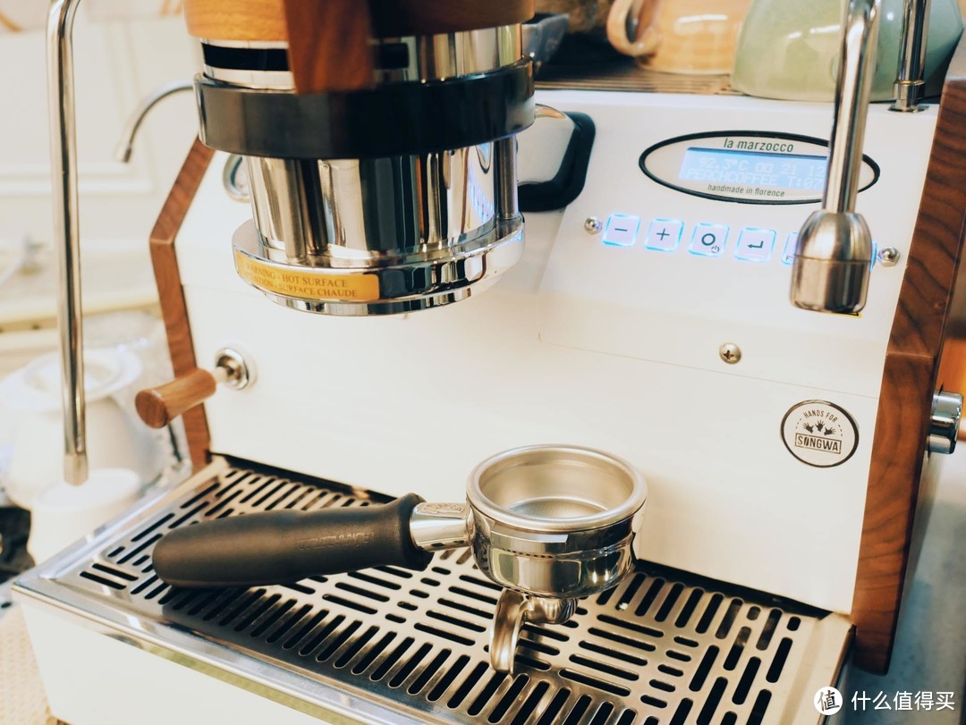 手冲+意式+户外多场景实测，朗特乐无线充电咖啡磨豆机使用体验