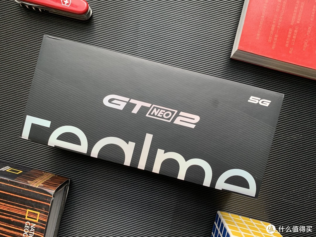 旗舰配置平民价的“越级”之作——realme 真我GT Neo2手机评测