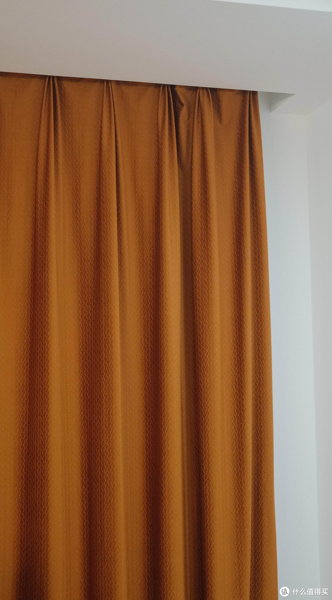 家装好物推荐：家里要不要安装电动窗帘，分享一下电动窗帘的使用经验