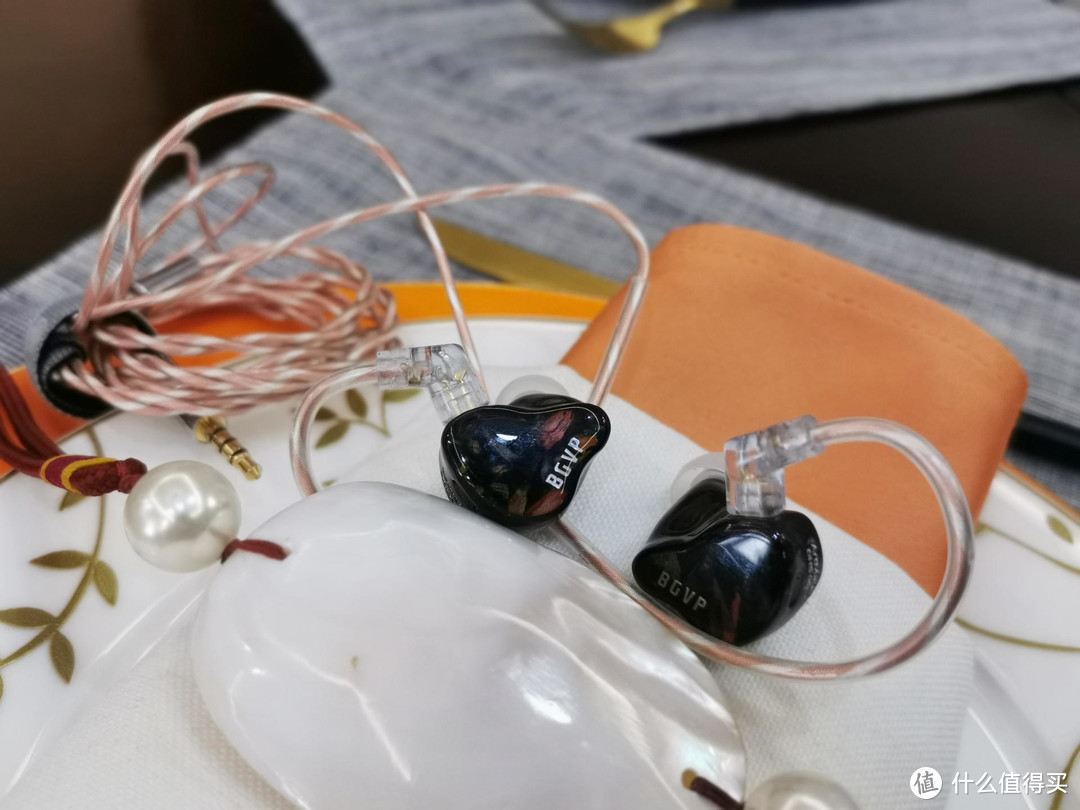 几百元的有线耳机能做什么？动圈动铁在一起，奇妙发生