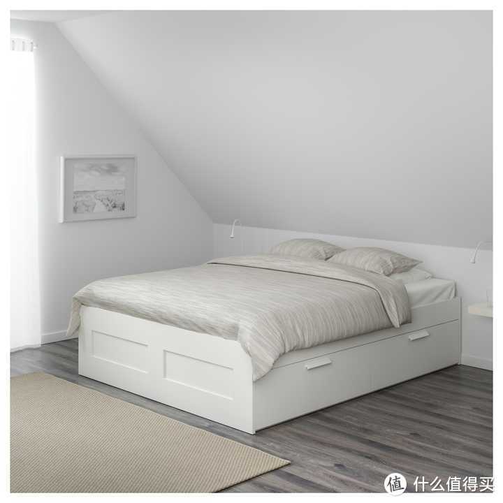 是谁说的床头柜一定要两个，这样利用卧室空间收纳能力丝毫不差