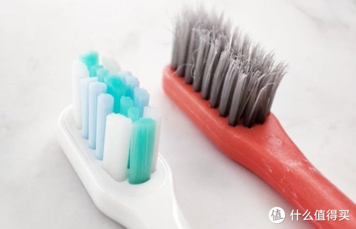 口腔师科普：电动牙刷的4大好处和缺点，不宜用人群！