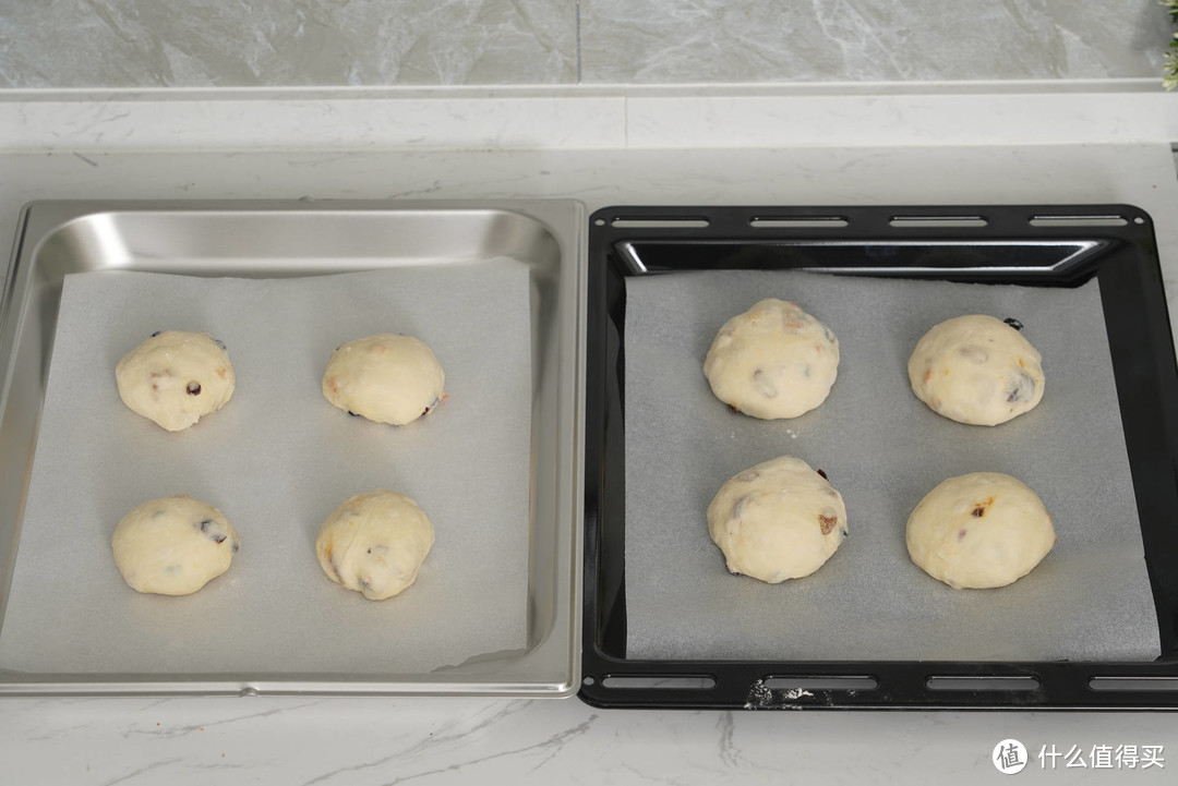 双层面包同烤，智能菜谱跟做，烤箱小白也能轻松掌握——西门子CS289ABS6W蒸烤一体机