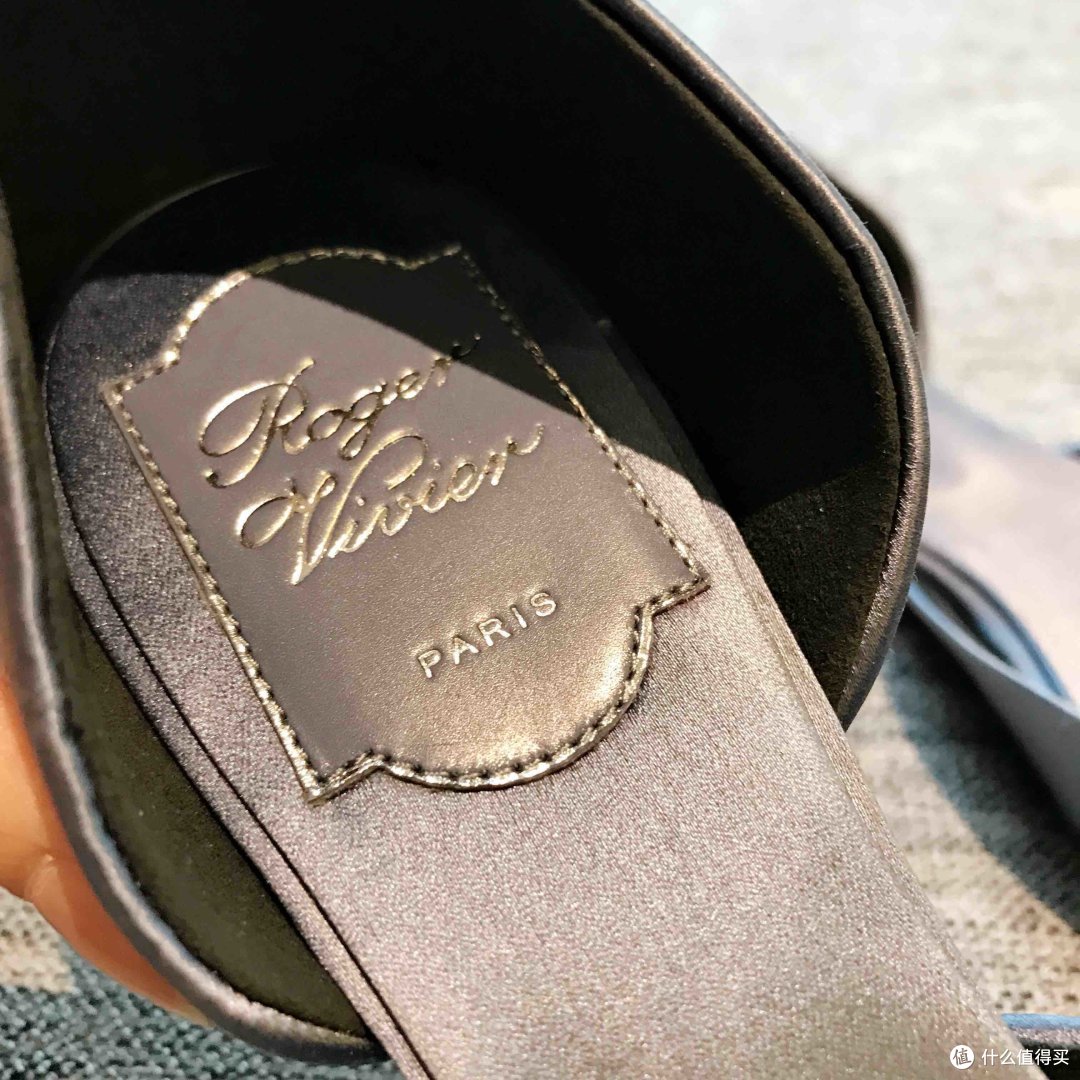 全球十大顶级女鞋,看看你的鞋柜里少了哪双