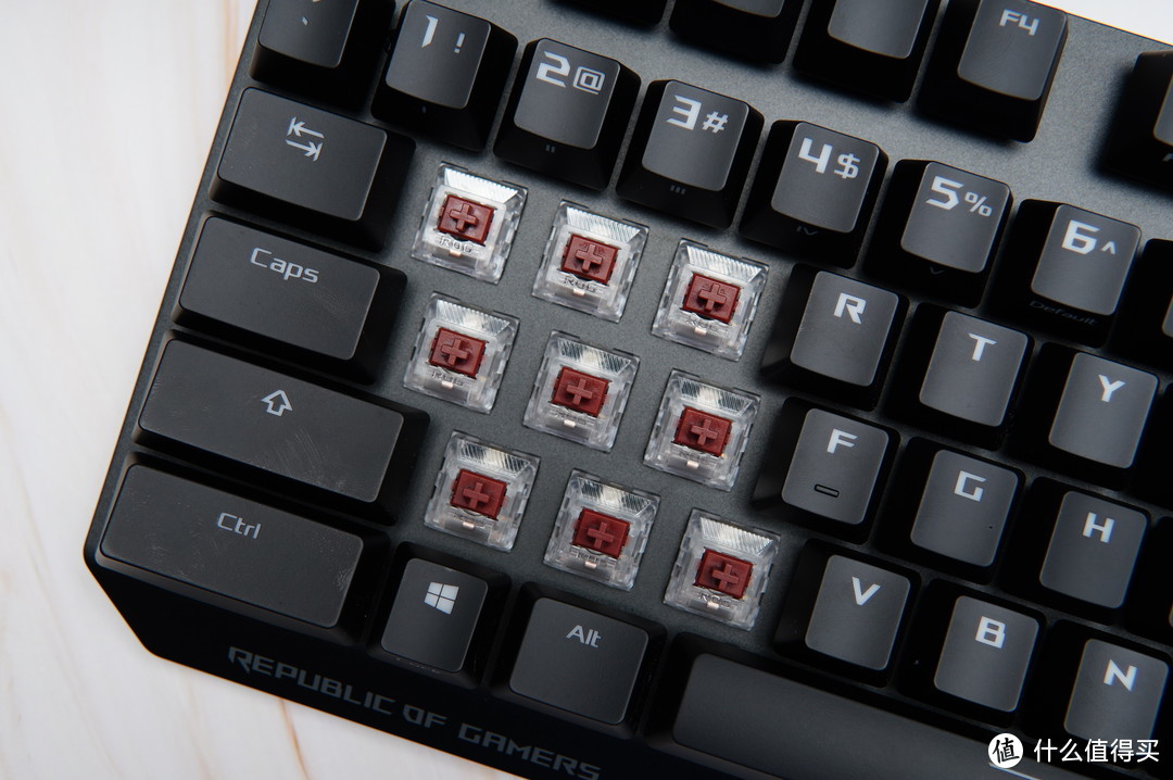 又是一款出色的自研轴体，ROG游侠NX机械键盘