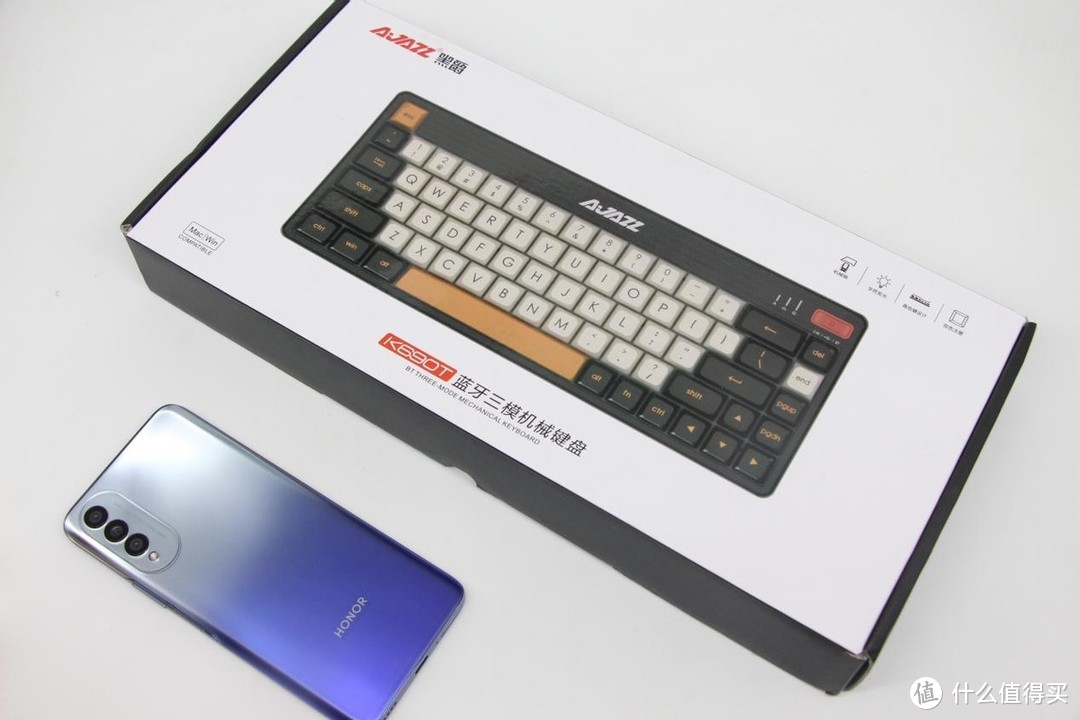 复古潮流设计，客制化热插拔轴体：黑爵K690T机械键盘体验