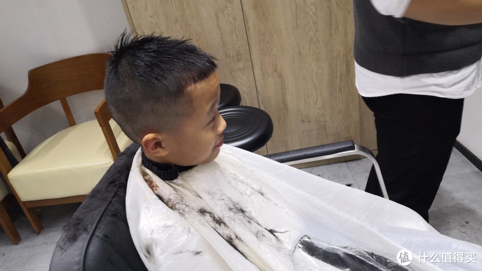 原价10块钱的正规儿童理发，凭券免费体验，和自己剃的有何不同？