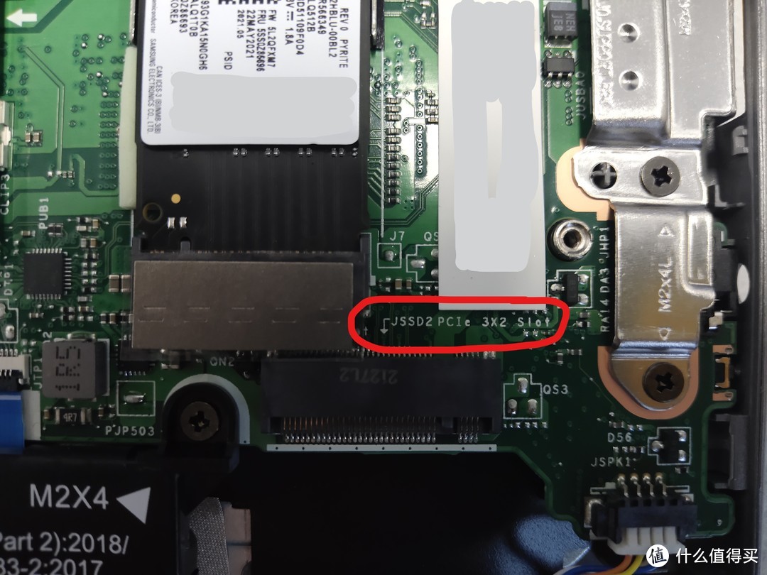 注意：SSD2插槽上的注明了，这个插槽是PCIe 3.0 x 2的，SSD1是PCIe 3.0 x 4的