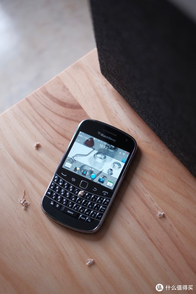 iphone3g等初期的全触摸屏一开始知道认识有黑莓这个品牌后第一反应是