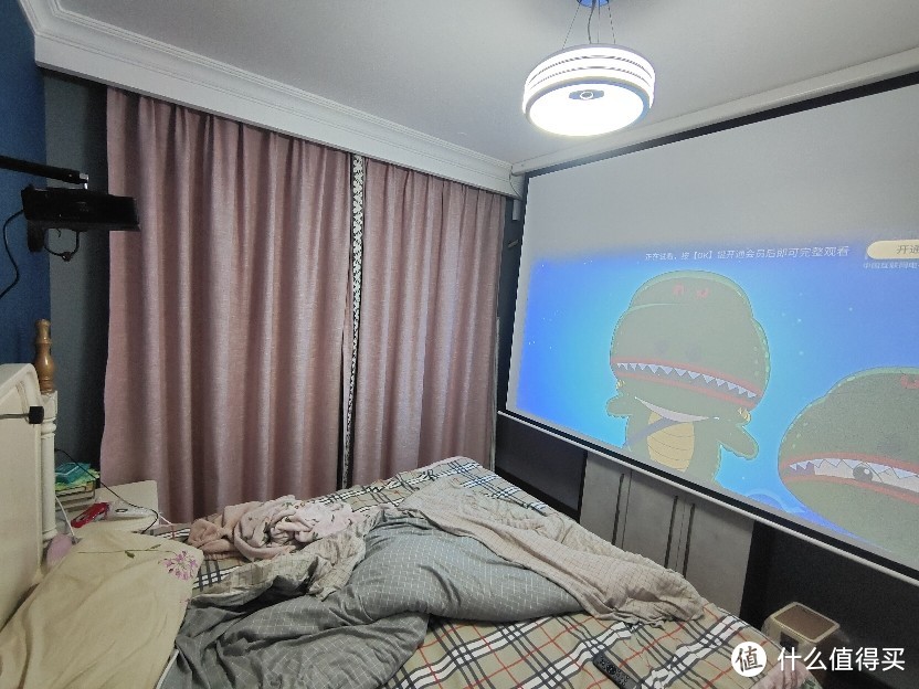 卧室安装投影仪效果图图片