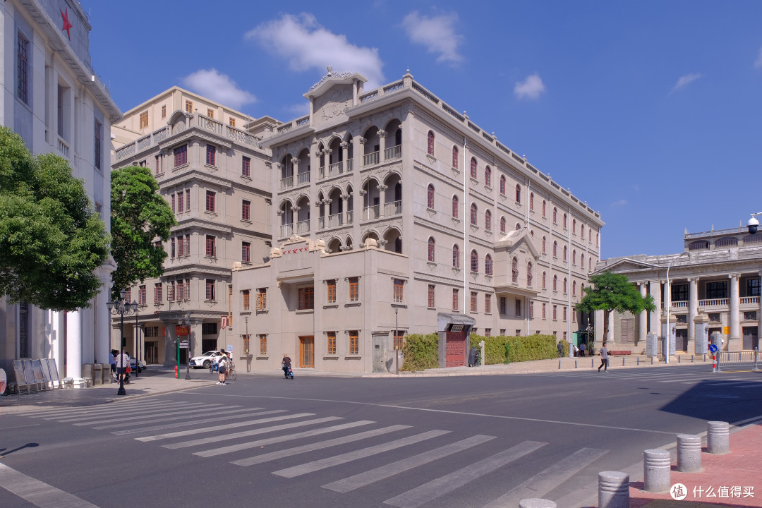 旧海关大楼,旧台湾银行大楼,旧邮政总局大楼,汕头大厦,永平酒楼等都