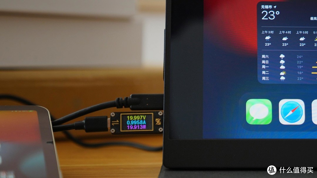 USB-C一线通 反向充电 4K高色准 OLED便携屏：在便携屏上幻想的功能它都有了