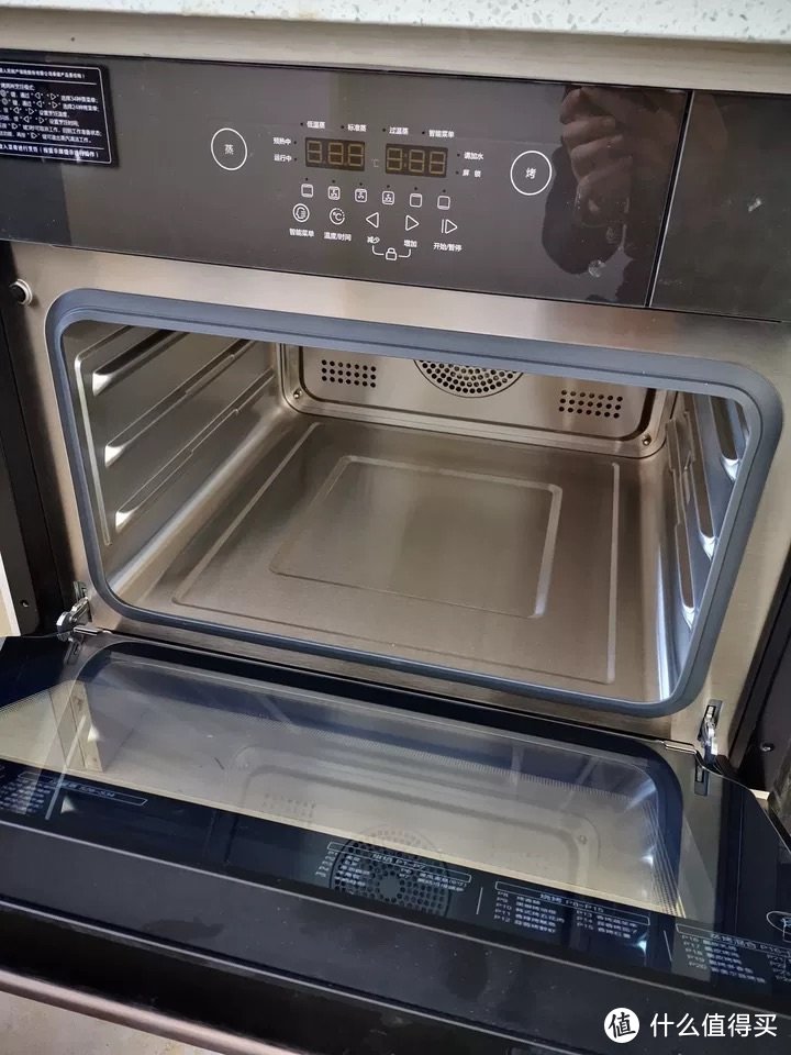 新厨房装修值得入手的蒸烤箱，在家就能吃大餐
