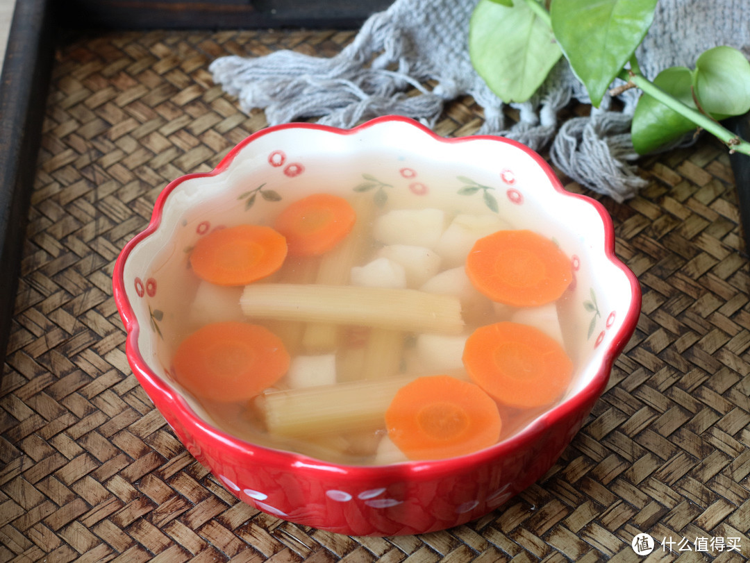 入冬后，广东人常用这种食材煲糖水，保护牙齿，吃嘛嘛香