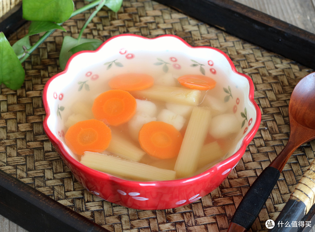 入冬后，广东人常用这种食材煲糖水，保护牙齿，吃嘛嘛香