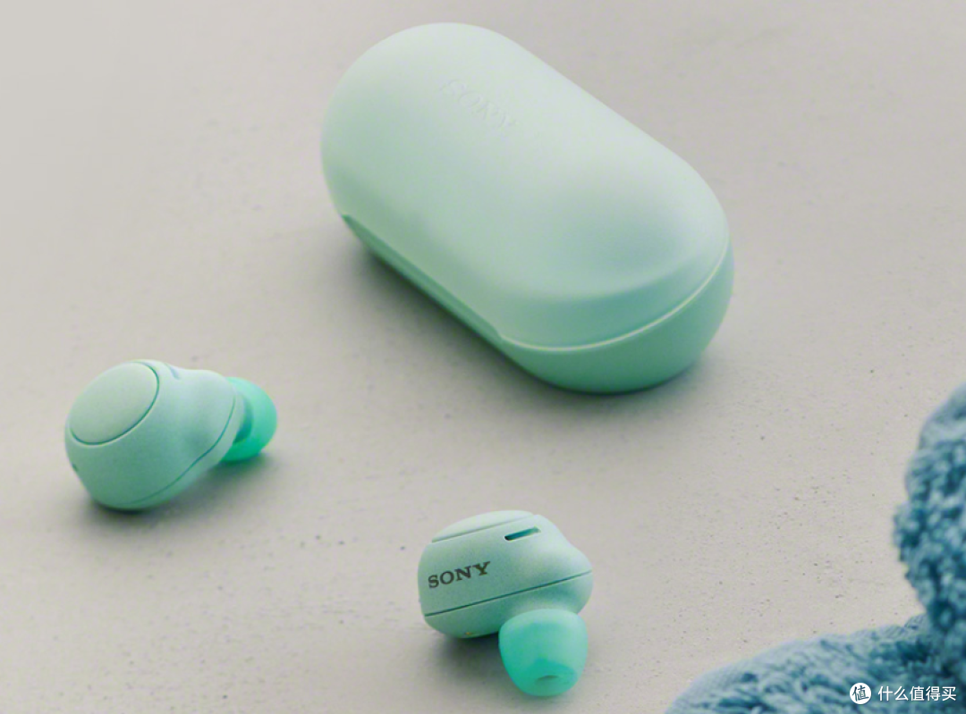 索尼真无线耳机wf-c500设计的很有青春气息,小而轻,颜色还多