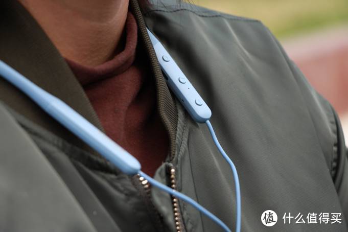 让你轻松戴、尽情听的漫步者（EDIFIER ） W280NB颈挂式蓝牙耳机