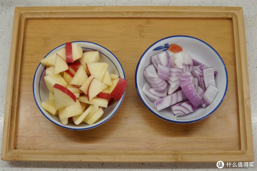 初冬季节，苹果和洋葱是绝配，常煮一锅汤喝，很多人不知道有啥用