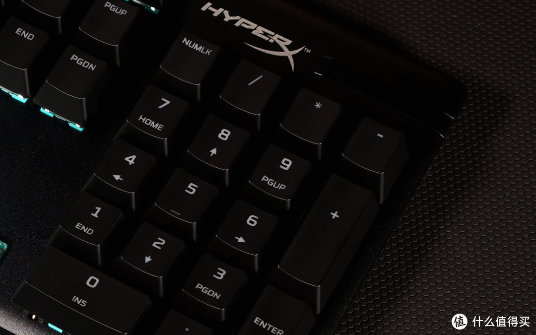 HyperX起源104键盘体验！全铝外壳、自研水轴，火力全开！