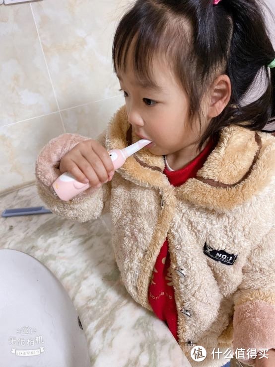 母婴好物：让孩子爱上刷牙的电动牙刷