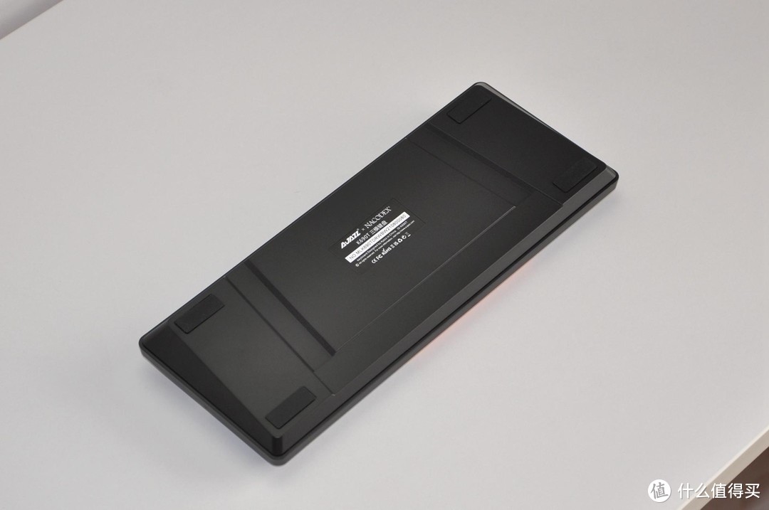 颜值实力共存凯华白轴yyds，黑爵K690T键盘助iPad Pro提升生产力