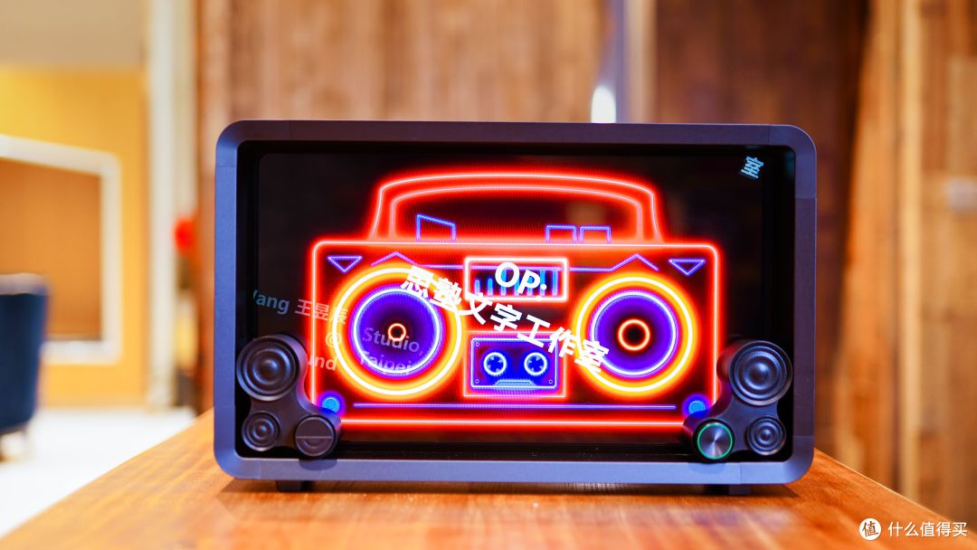 Lyiew 悬浮歌词蓝牙音箱让一个人听歌也不孤单 蓝牙音箱 什么值得买