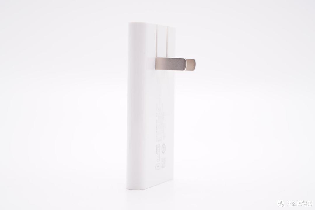 华为创新性氮化镓快充测评：超薄设计，66W快充兼容40W PD