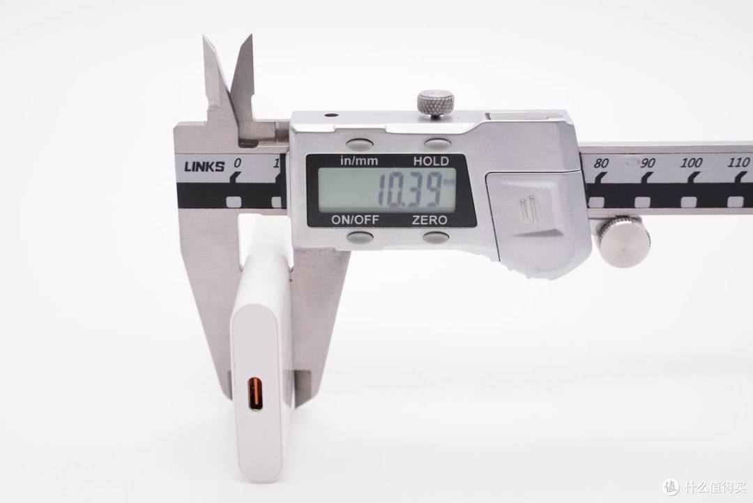 华为创新性氮化镓快充测评：超薄设计，66W快充兼容40W PD