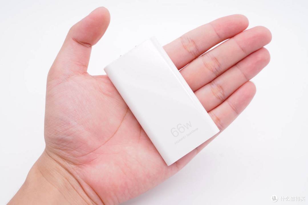 华为创新性氮化镓快充测评：超薄设计，66W快充兼容40W PD
