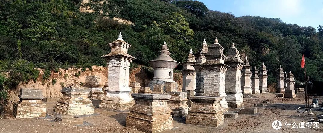 运城永济市的栖岩寺塔群(2019年第八批入选,现存古塔二十六座,其中