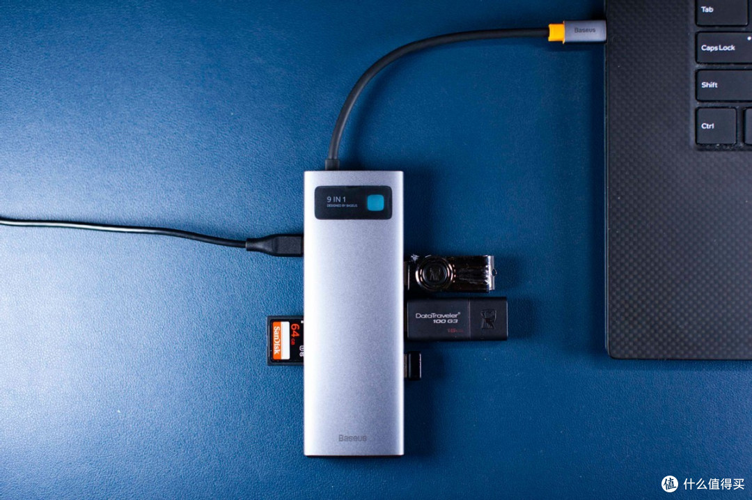 手机平板都适用,解决扩展焦虑,我选了倍思金属微光九合一扩展坞