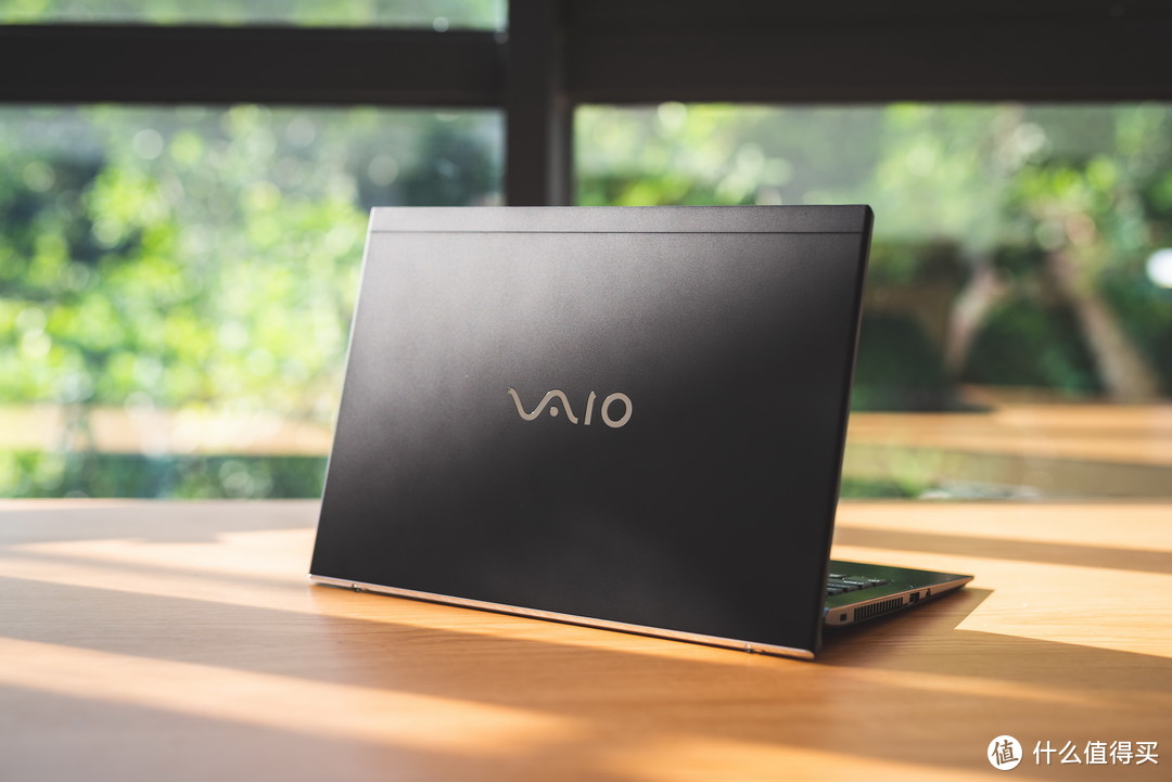 如何在星巴克气氛组脱颖而出？VAIO SX14 2022版轻薄本评测