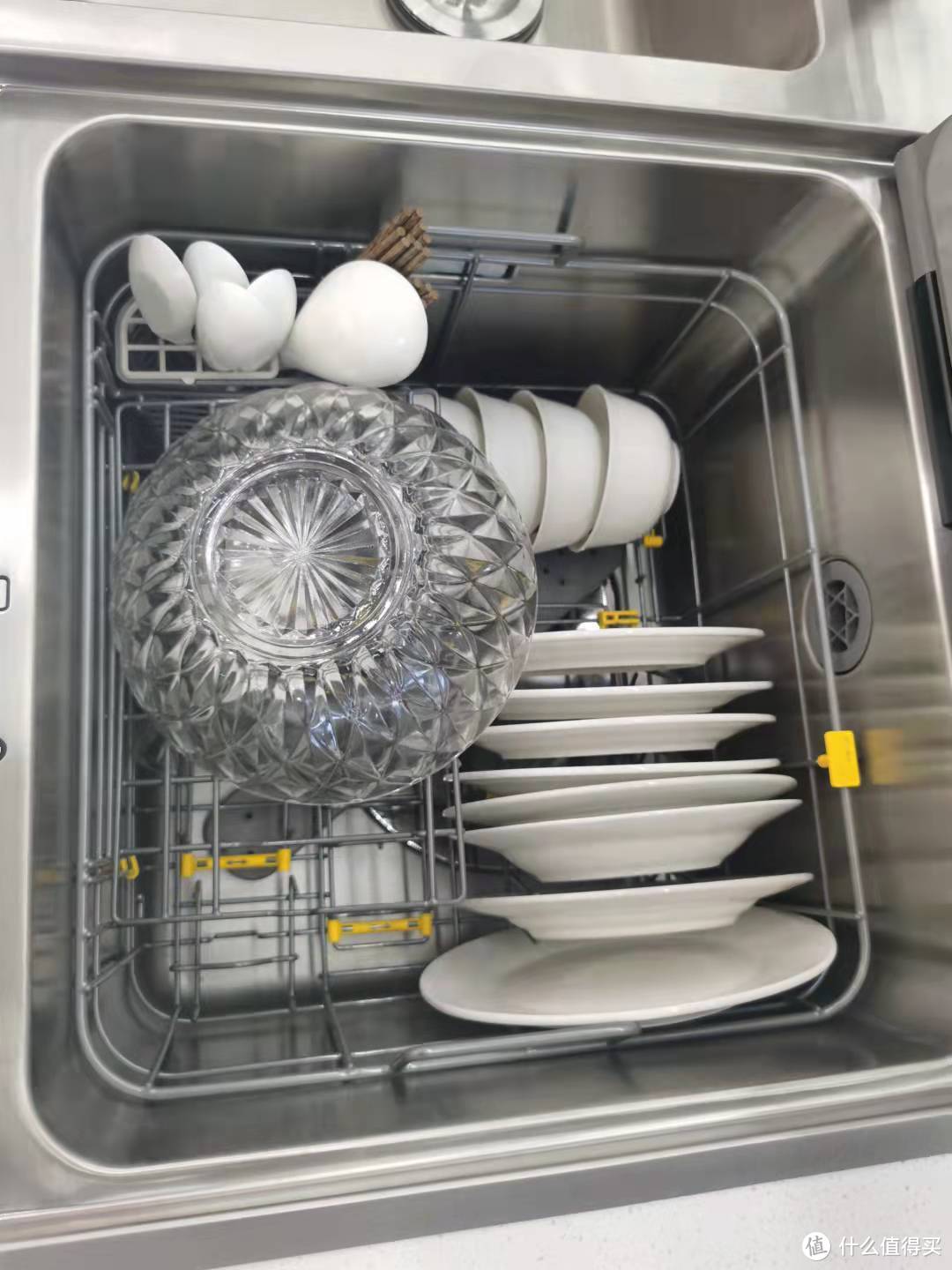 洗碗机只能洗碗？洗烘消除存一体机了解一下~附嵌入式及水槽式选购指南！
