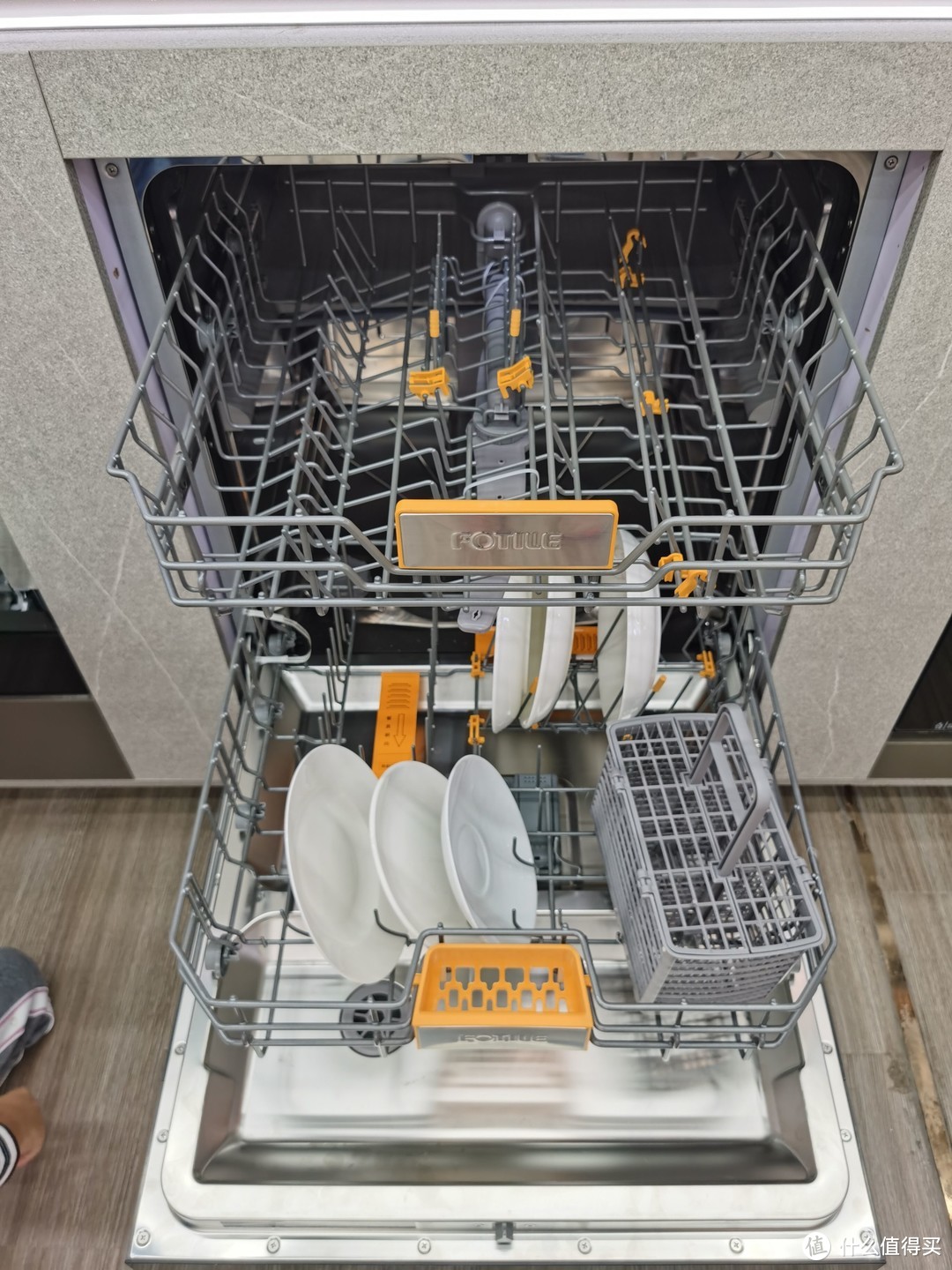 洗碗机只能洗碗？洗烘消除存一体机了解一下~附嵌入式及水槽式选购指南！
