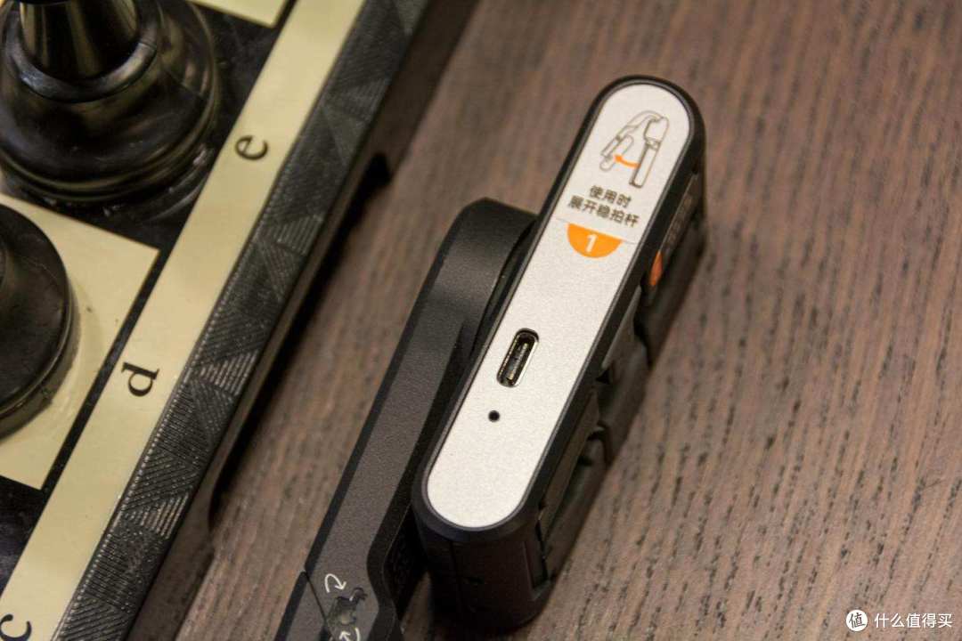 选自拍杆or手持云台？外出带它一个就够了 浩瀚小Q稳拍杆