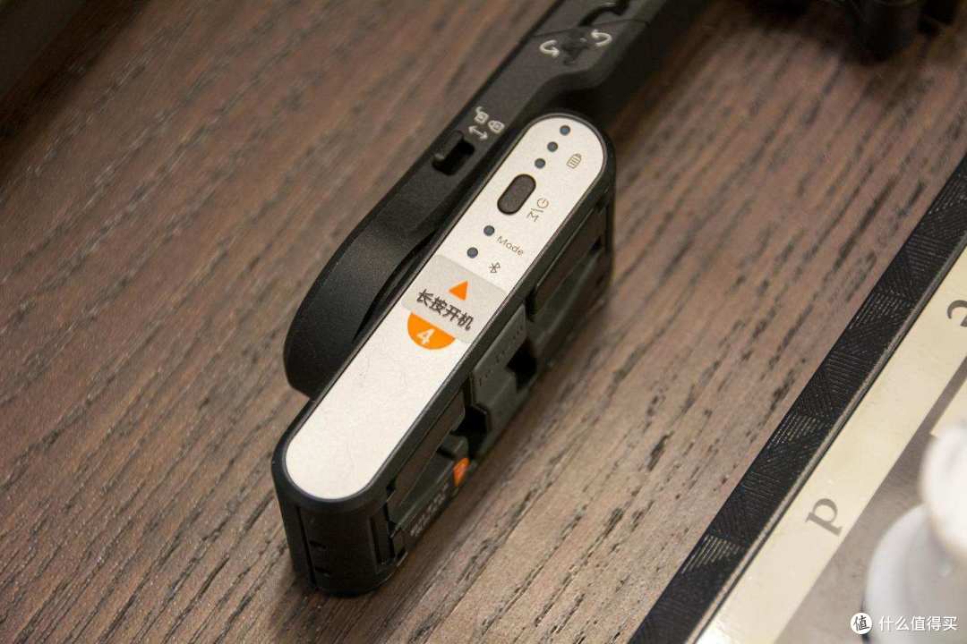 选自拍杆or手持云台？外出带它一个就够了 浩瀚小Q稳拍杆