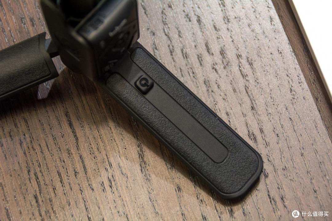 选自拍杆or手持云台？外出带它一个就够了 浩瀚小Q稳拍杆