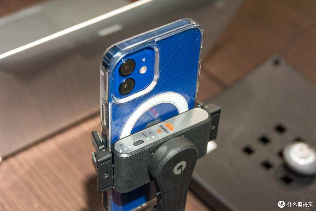 选自拍杆or手持云台？外出带它一个就够了 浩瀚小Q稳拍杆