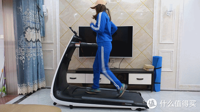 室内锻炼好帮手，YESOUL野小兽P30折叠跑步机 真人兽体验