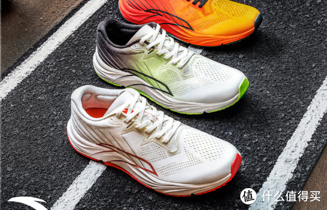 能走能跑、国货之光：3双超高性价比的国产跑鞋，全部颜值在线！