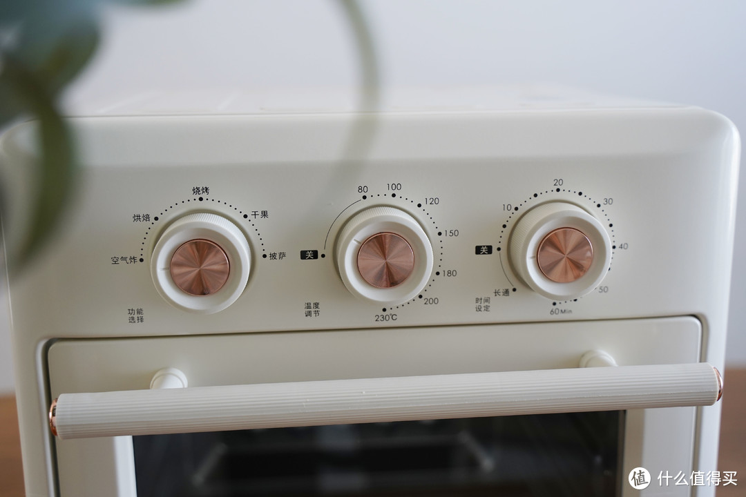 山贼评测：15L的电烤箱到底值不值得入手？七彩叮当电烤箱实测分享，希望给与参考！